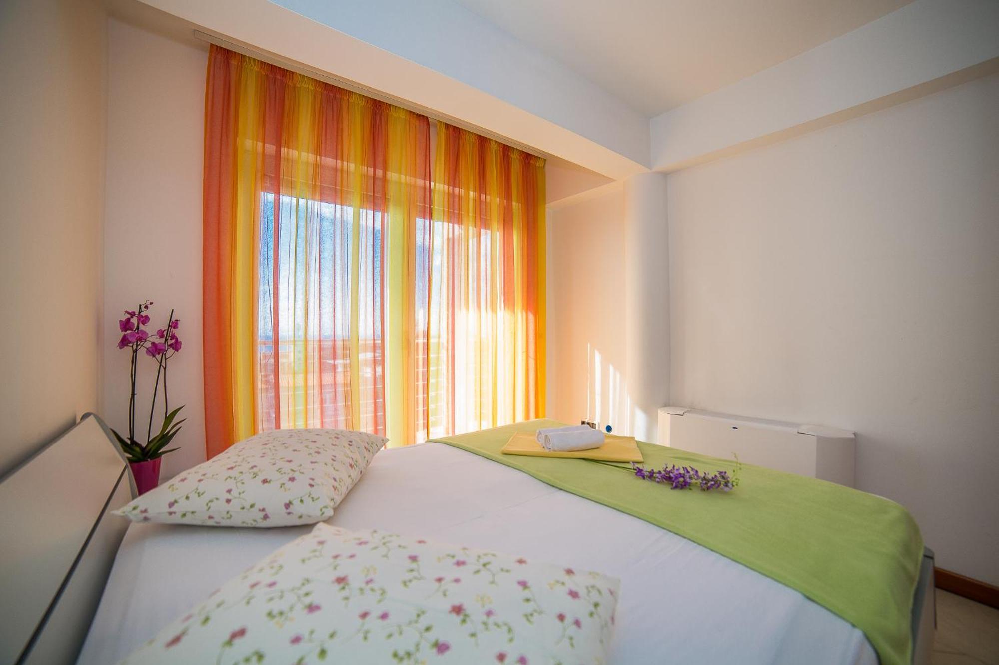 Apartments Milan Makarska Kamer foto